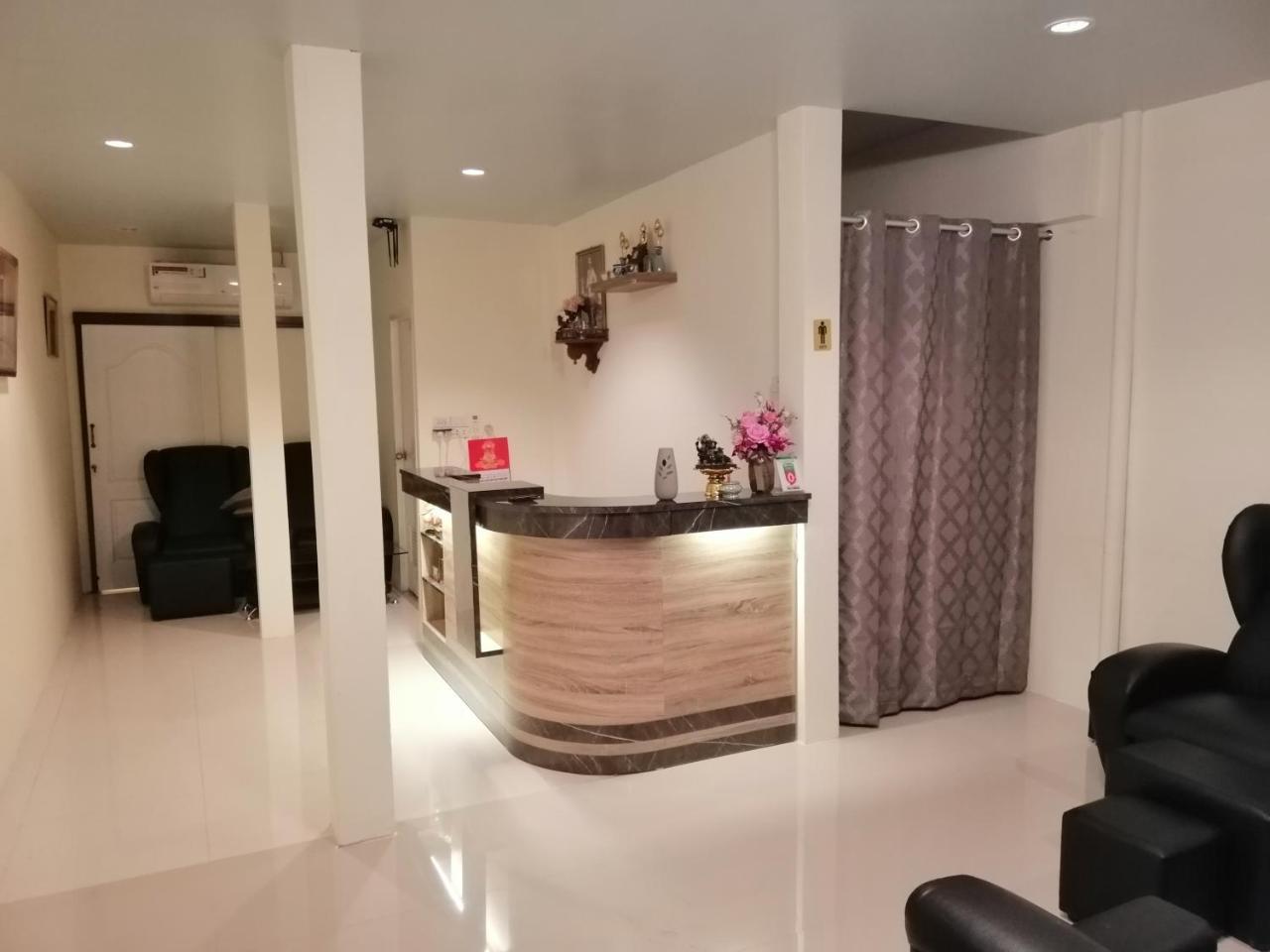 The Baan Nathong Vandrerhjem Bangkok Eksteriør bilde