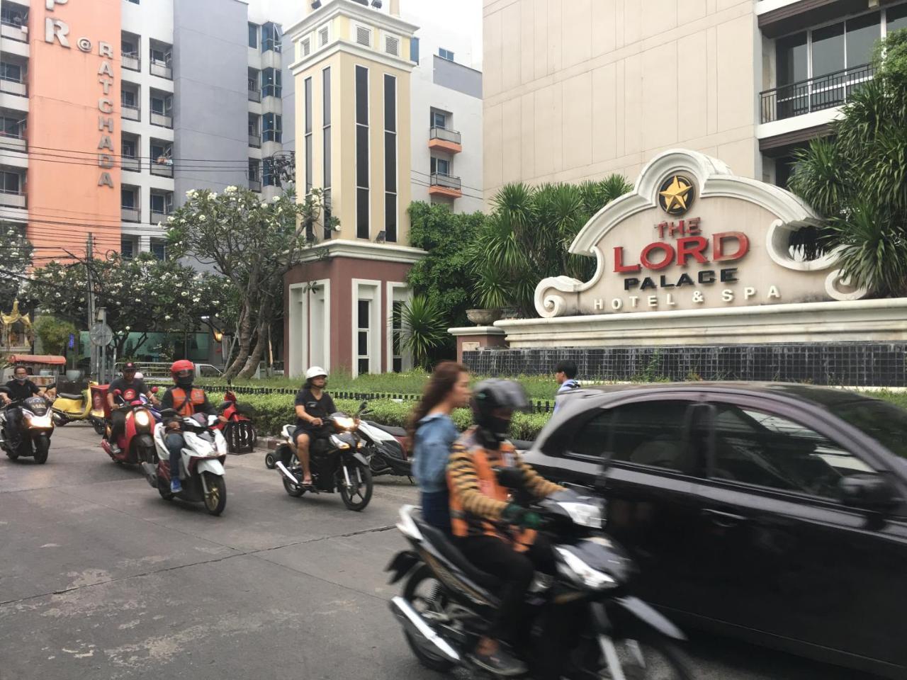The Baan Nathong Vandrerhjem Bangkok Eksteriør bilde